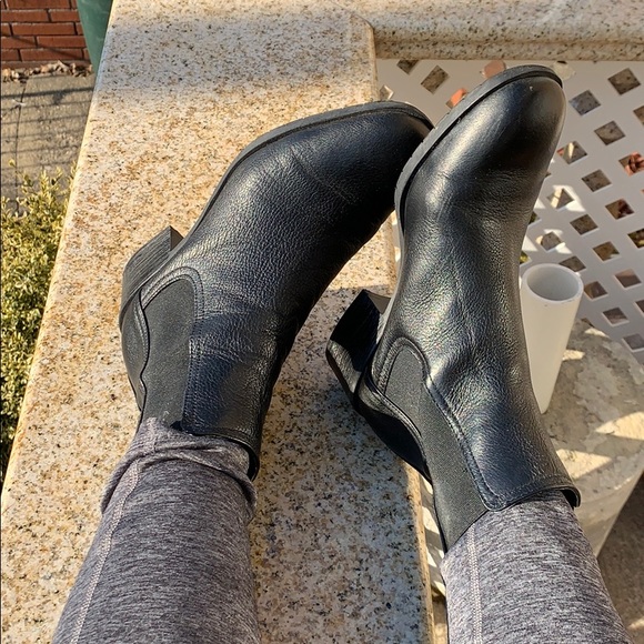 【6.5】Reaction ankle boots 🥾 - Picture 2 of 3